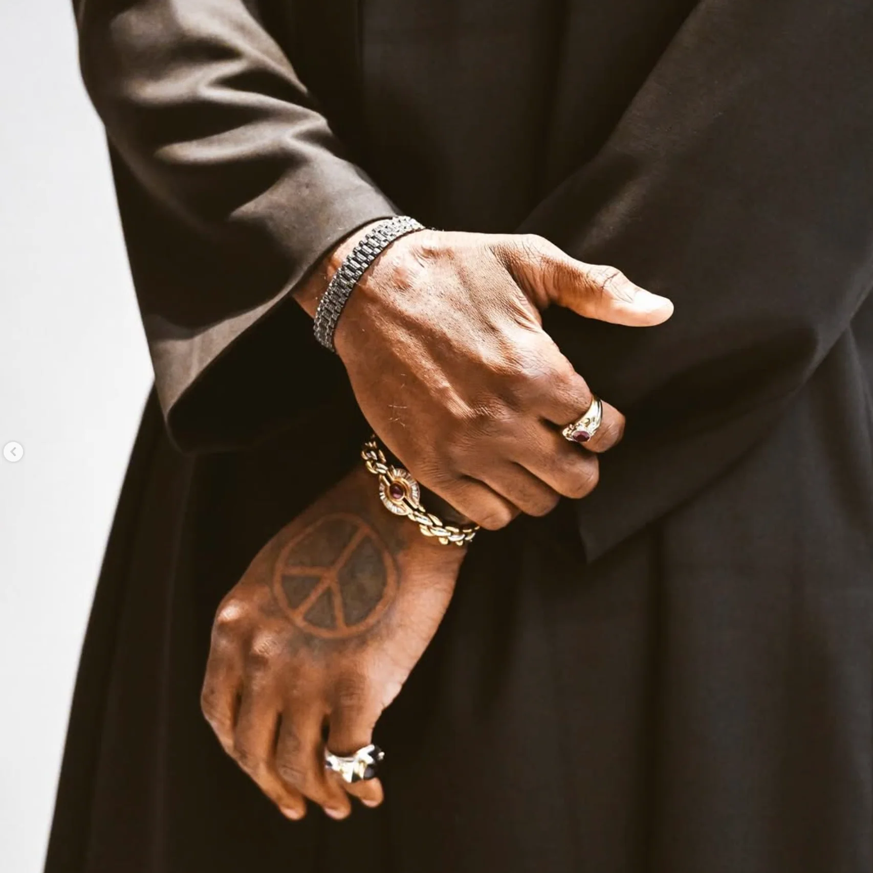 MEN'S BLACK DIAMOND TWINKLE RAIL LINK BRACELET - Image 4