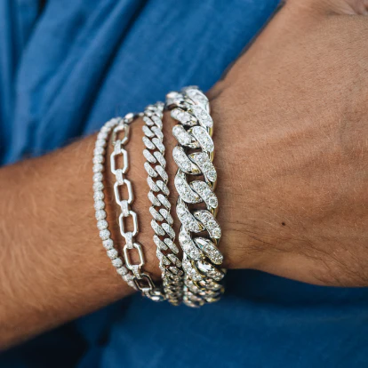 SOLID GOLD SQUARE LINK BRACELET - Image 3